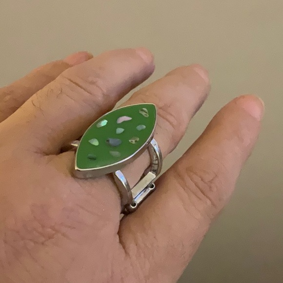 Green Ring - Picture 4 of 4